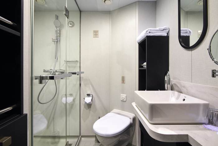 Marella Cruises Marella Discovery Junior Suite ©Pippa Davies 3.jpeg